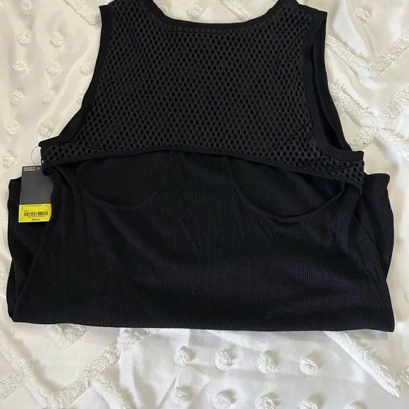 NWT Xersion Ribbed Active Tank with Back Mesh Panel - Picture 3 of 5